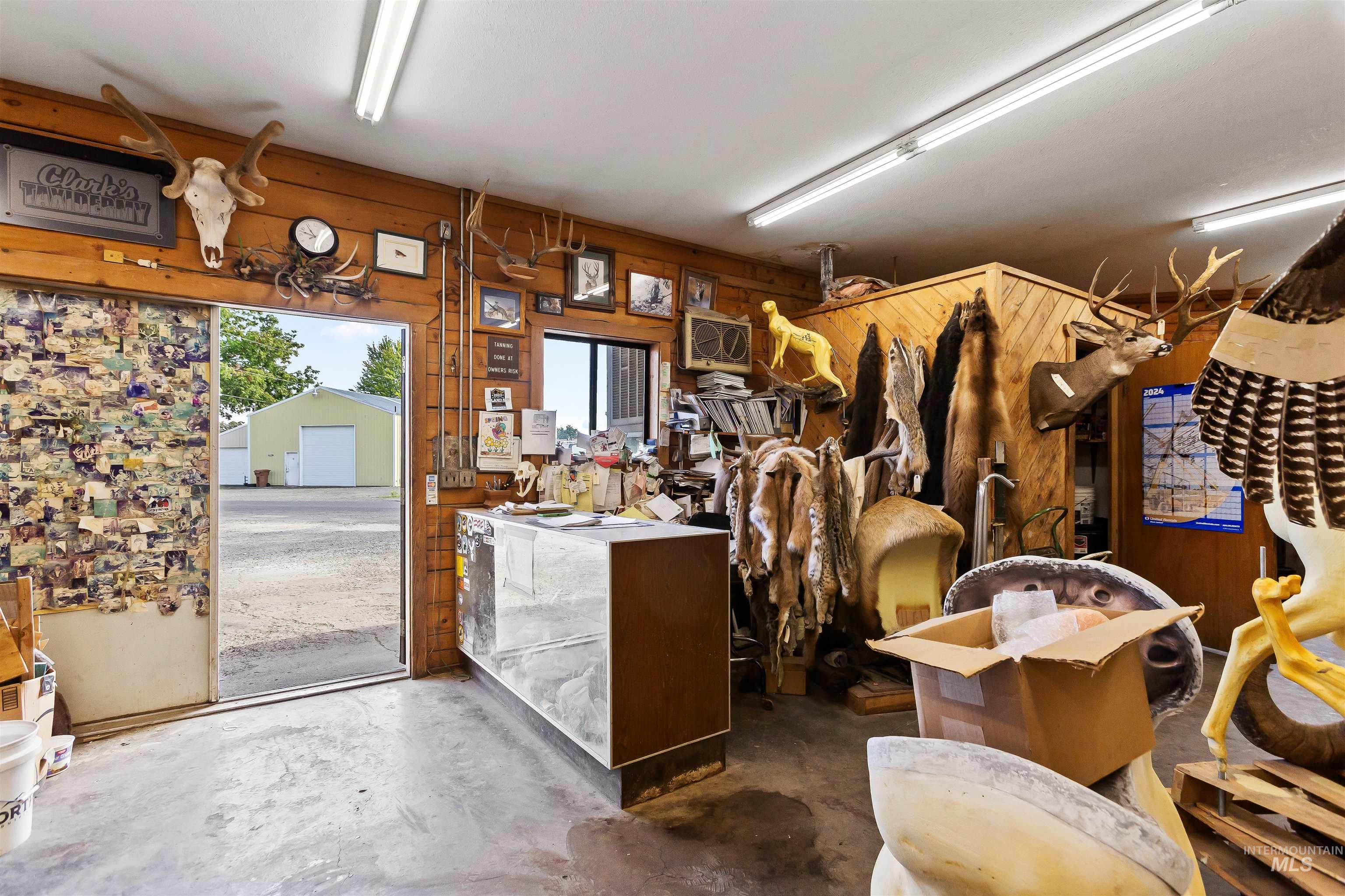 557-559 Thain Rd, Lewiston, Idaho 83501, 3 Bedrooms, Business/Commercial For Sale, Price $359,000, 98924950