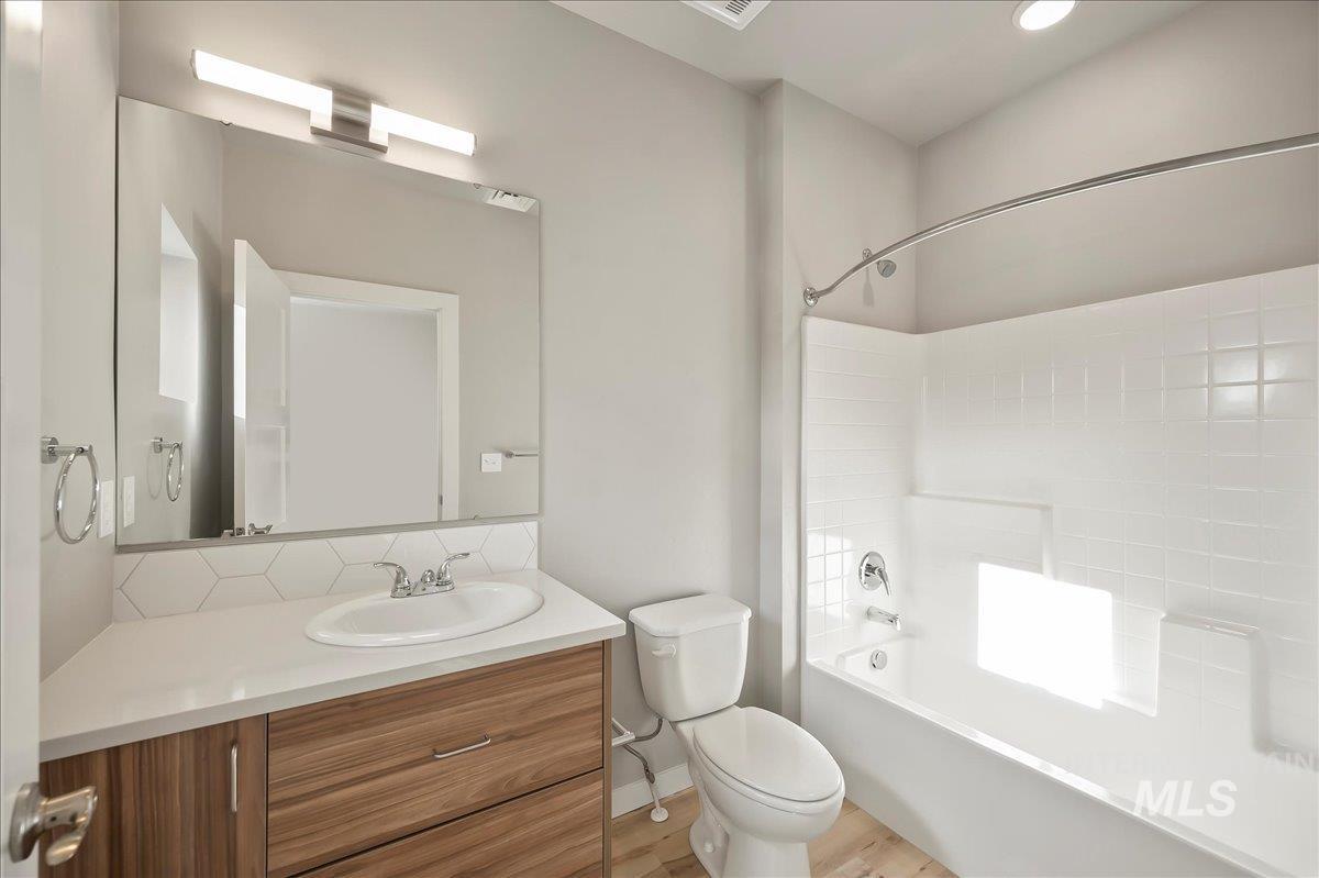 1819 S Vista Ave, Boise, Idaho 83705, 2 Bedrooms, 2.5 Bathrooms, Rental For Rent, Price $2,100, 98924954