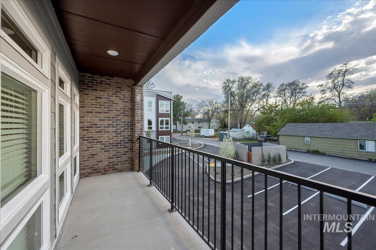 1819 S Vista Ave, Boise, Idaho 83705, 2 Bedrooms, 2.5 Bathrooms, Rental For Rent, Price $2,100, 98924954
