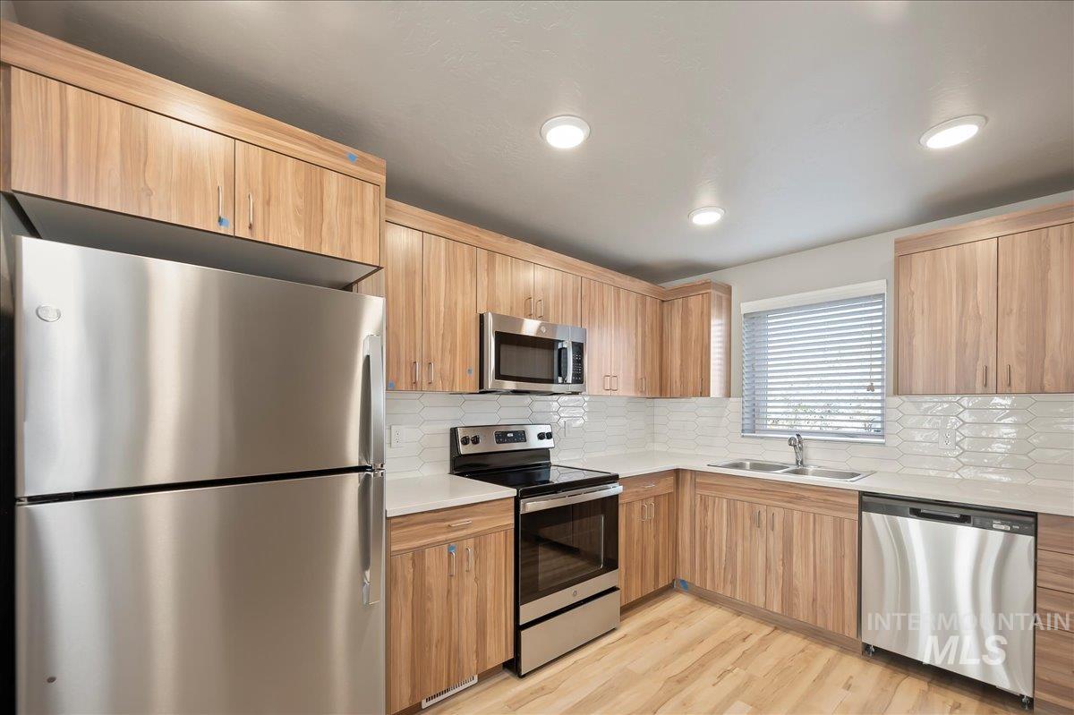 1819 S Vista Ave, Boise, Idaho 83705, 2 Bedrooms, 2.5 Bathrooms, Rental For Rent, Price $2,100, 98924954