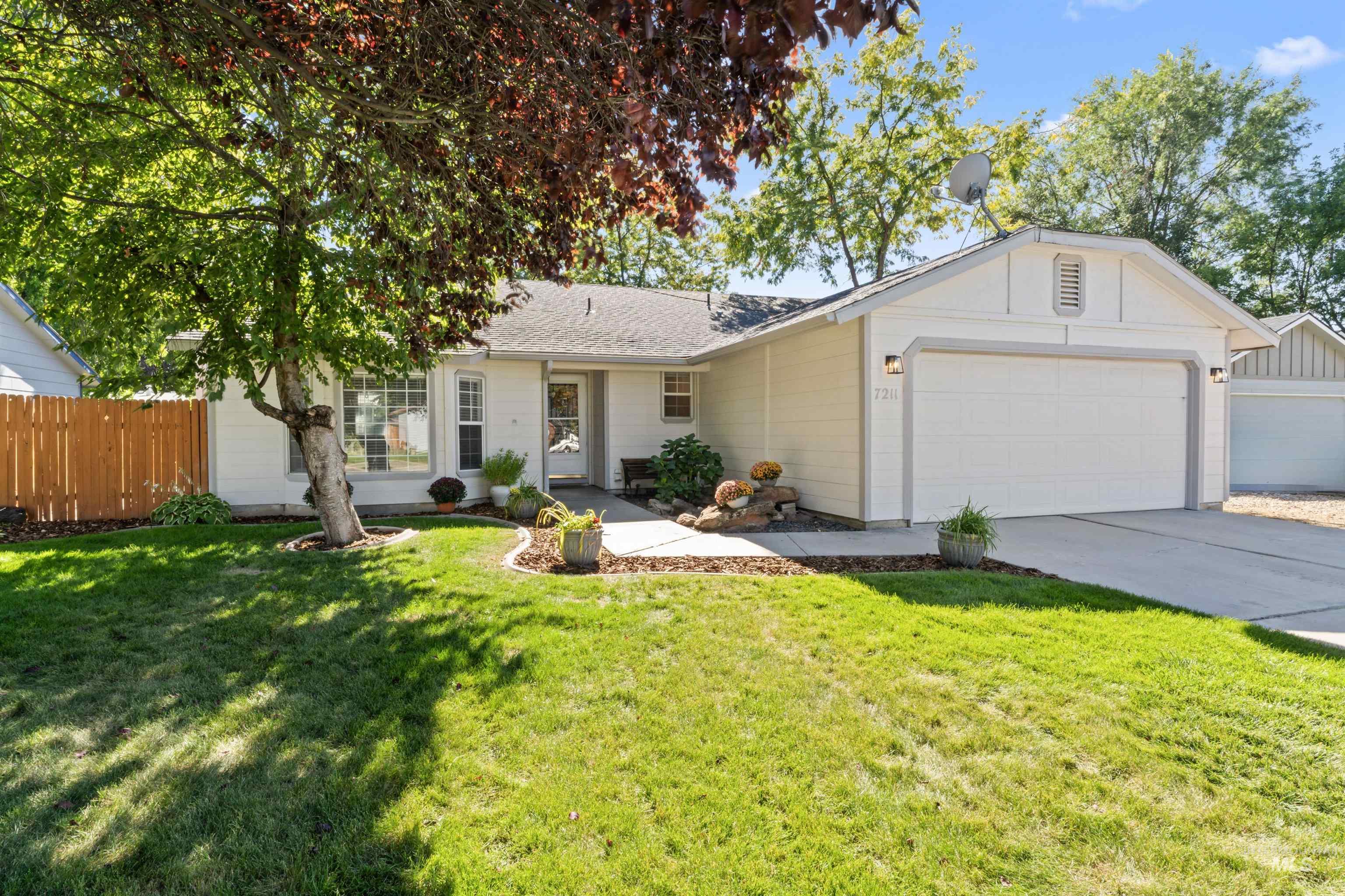 7211 W Parapet Dr, Boise, Idaho 83703, 3 Bedrooms, 2 Bathrooms, Residential For Sale, Price $420,000,MLS 98924957