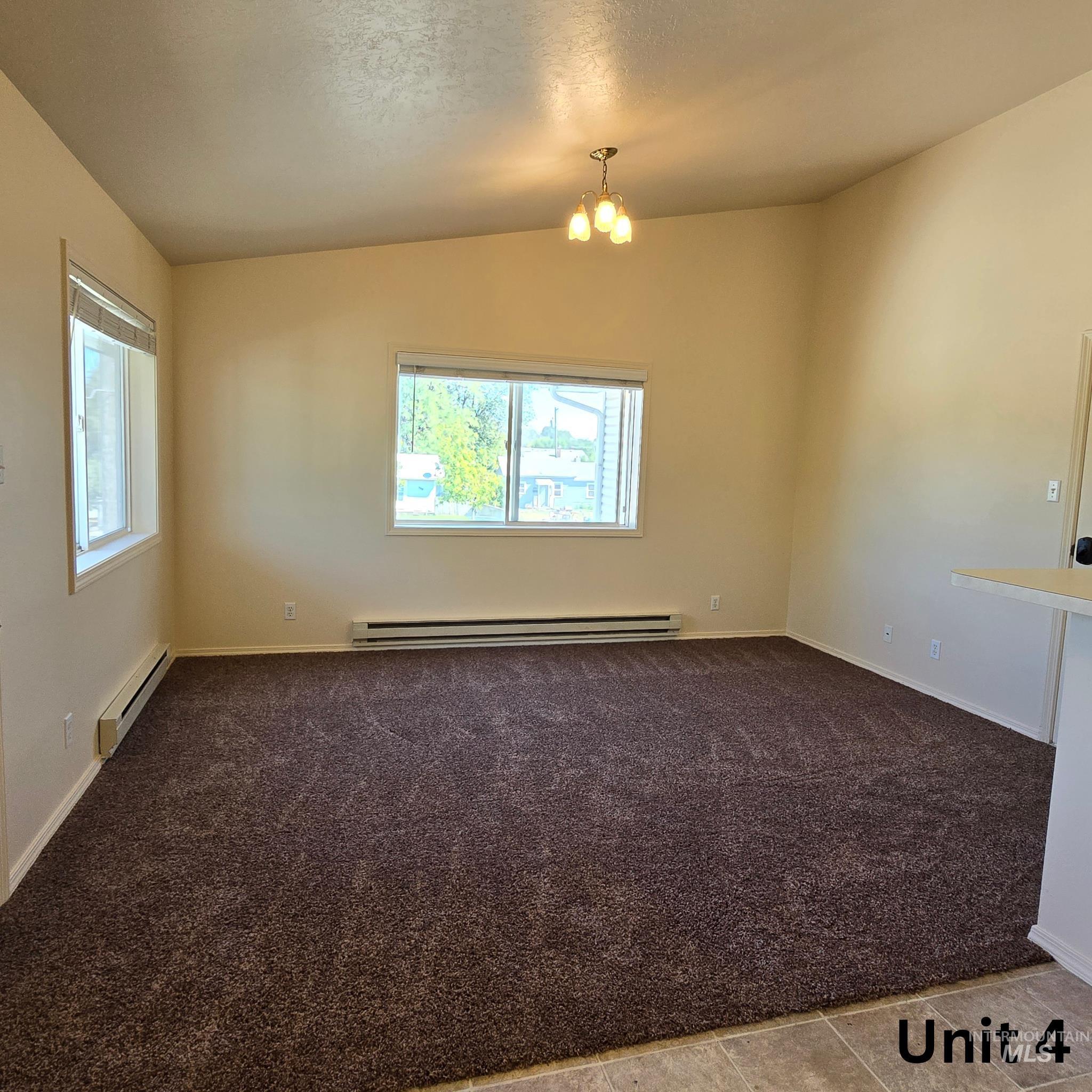 363 & 367 Elm St, Twin Falls, Idaho 83301, 2 Bedrooms, 2 Bathrooms, Residential Income For Sale, Price $950,000, 98924992