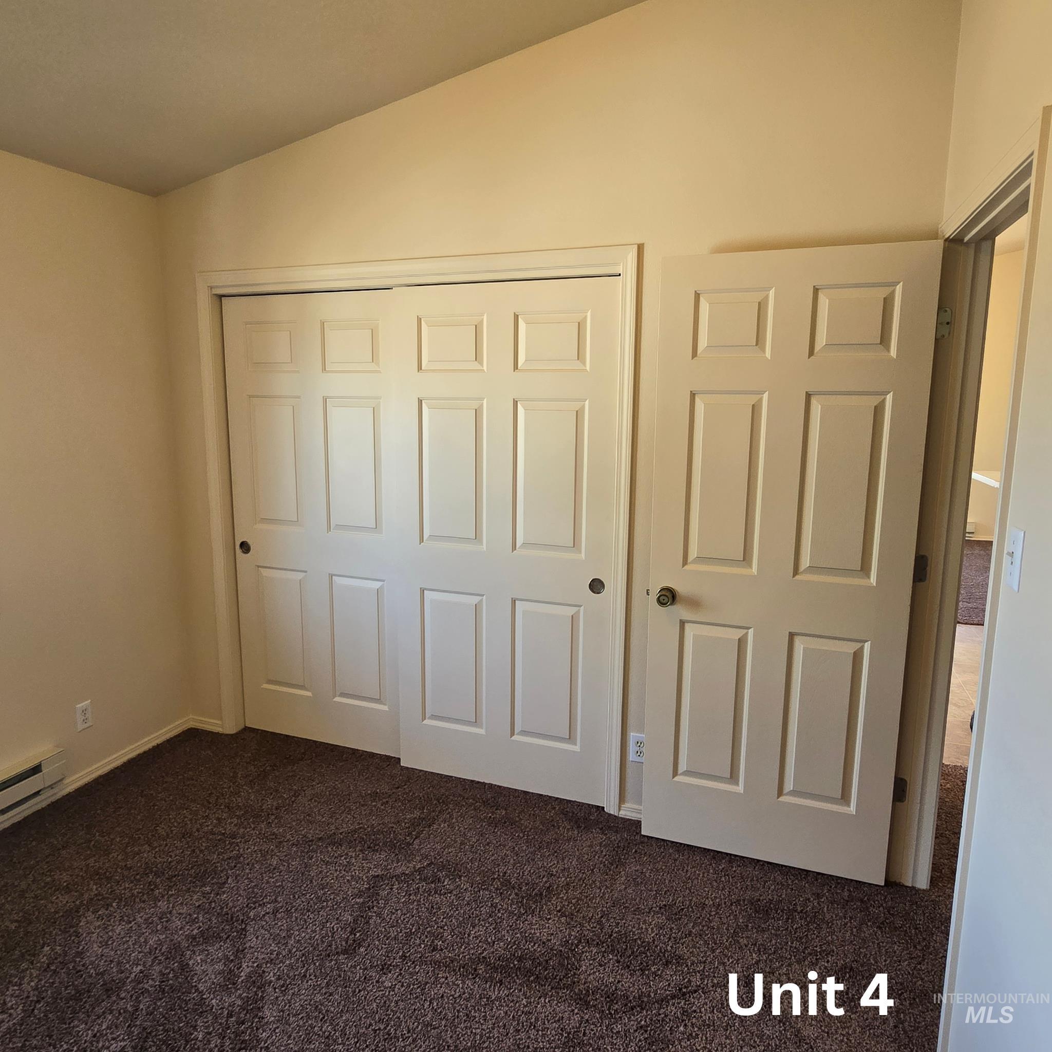 363 & 367 Elm St, Twin Falls, Idaho 83301, 2 Bedrooms, 2 Bathrooms, Residential Income For Sale, Price $950,000, 98924992