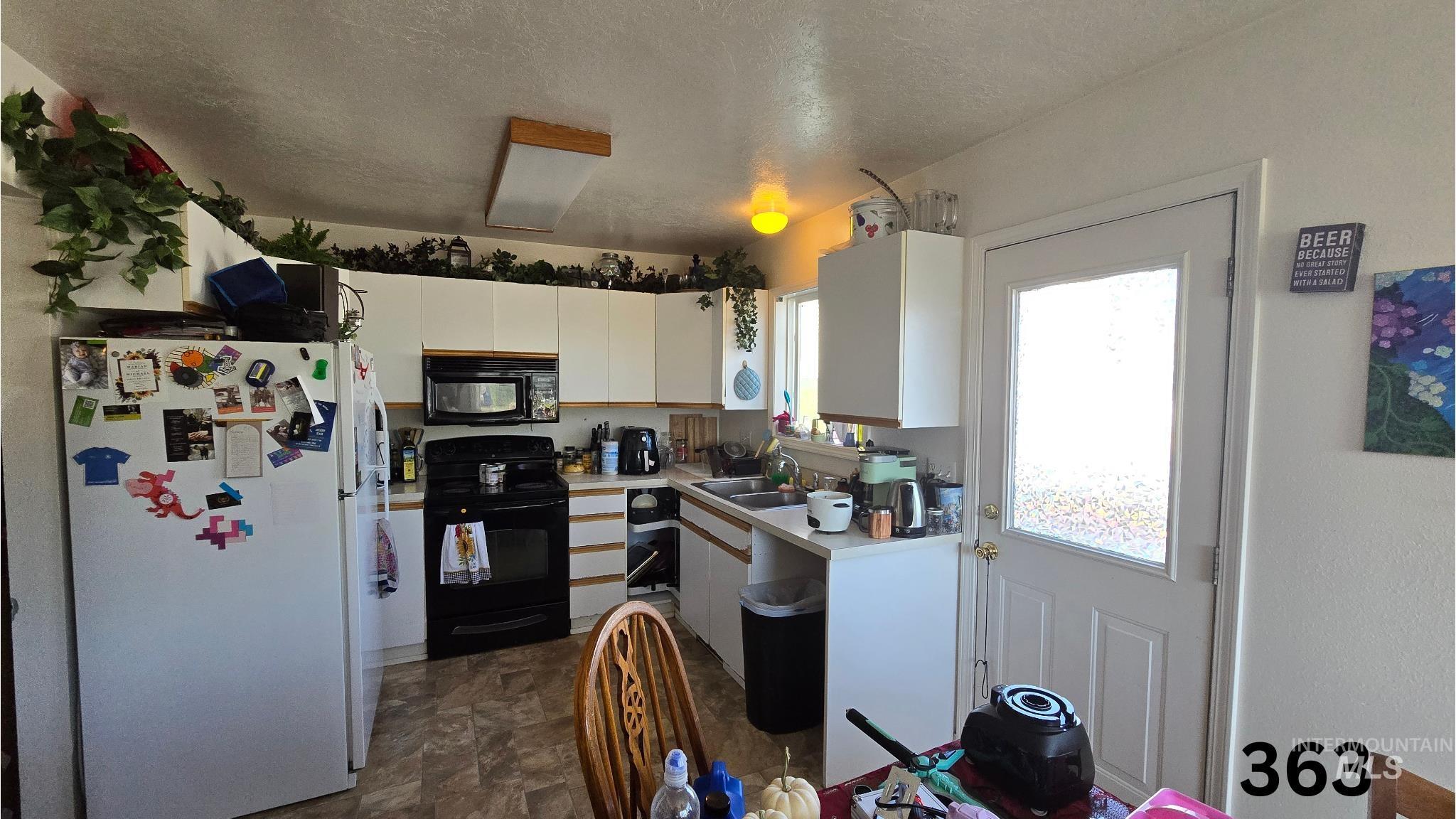 363 & 367 Elm St, Twin Falls, Idaho 83301, 2 Bedrooms, 2 Bathrooms, Residential Income For Sale, Price $950,000, 98924992