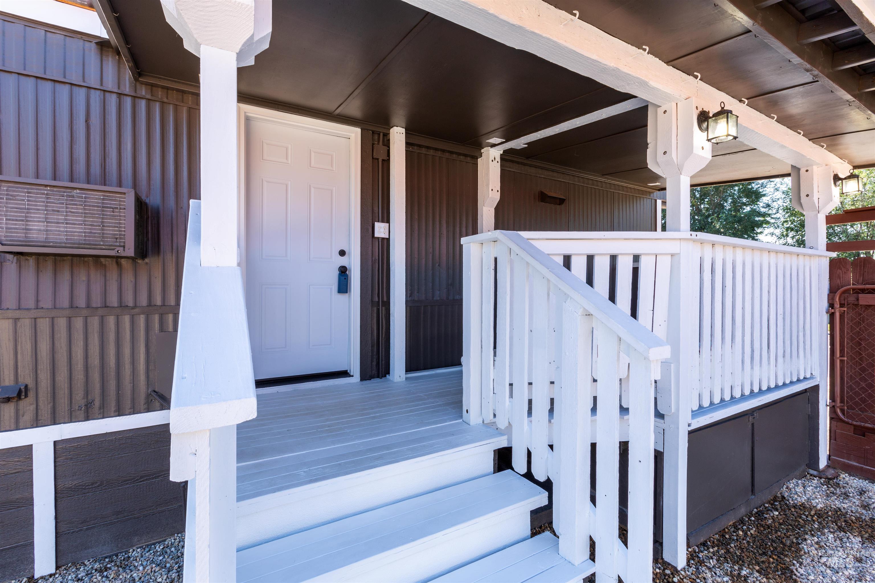 5015 E Ustick Rd, Caldwell, Idaho 83605, 2 Bedrooms, 1 Bathroom, Residential For Sale, Price $99,000, 98924995