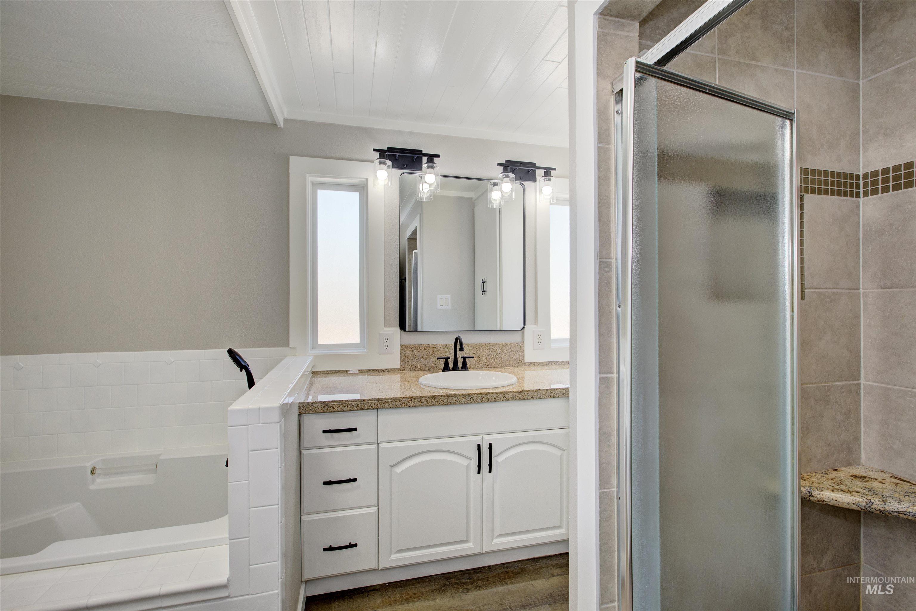 5015 E Ustick Rd, Caldwell, Idaho 83605, 2 Bedrooms, 1 Bathroom, Residential For Sale, Price $99,000, 98924995