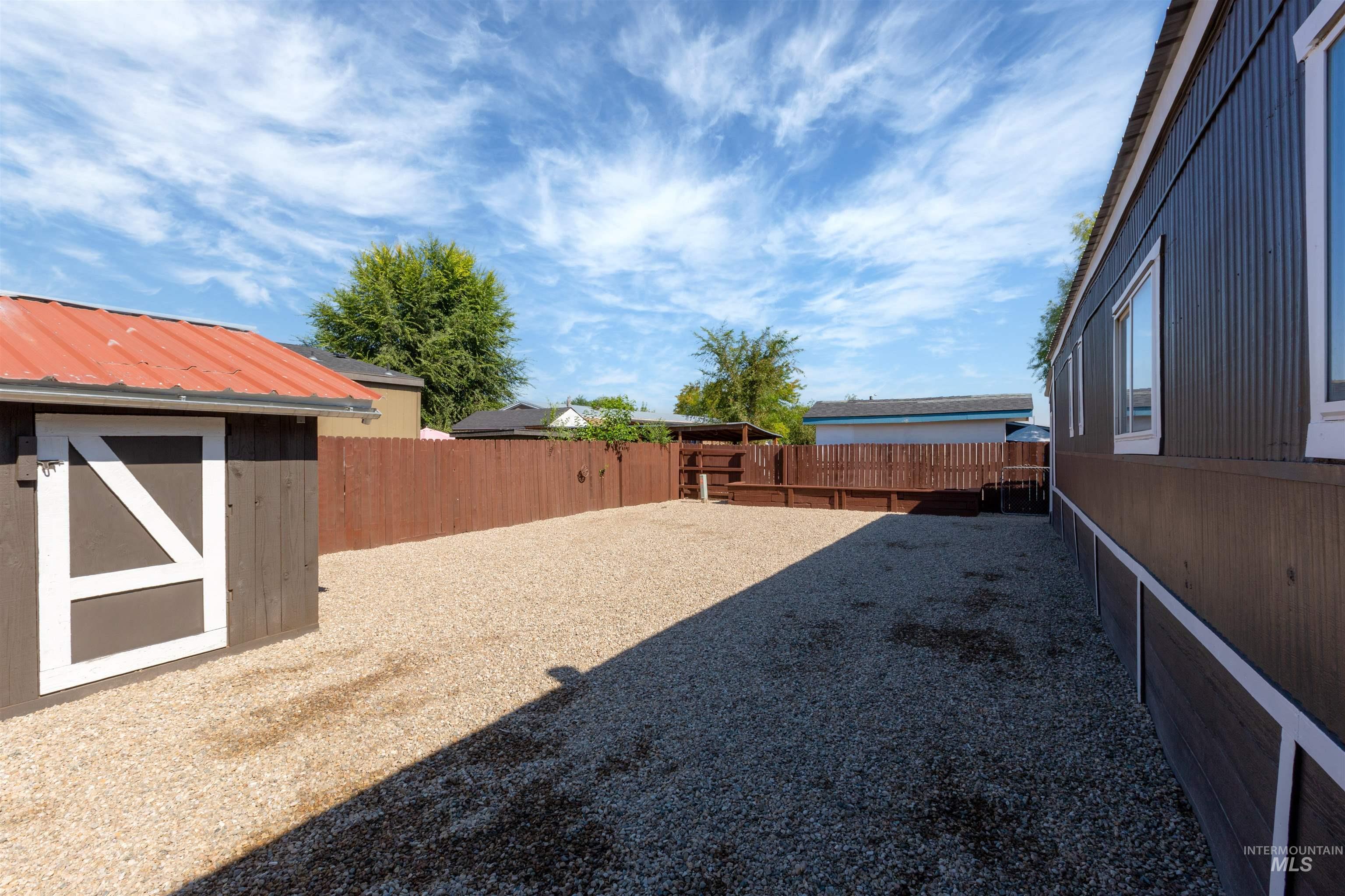5015 E Ustick Rd, Caldwell, Idaho 83605, 2 Bedrooms, 1 Bathroom, Residential For Sale, Price $99,000, 98924995