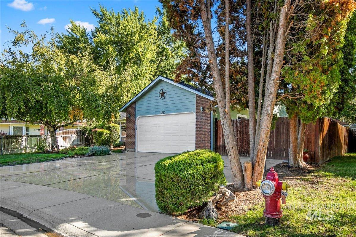 3912 N Tattenham Ave, Boise, Idaho 83713, 3 Bedrooms, 2 Bathrooms, Residential For Sale, Price $450,000,MLS 98924997