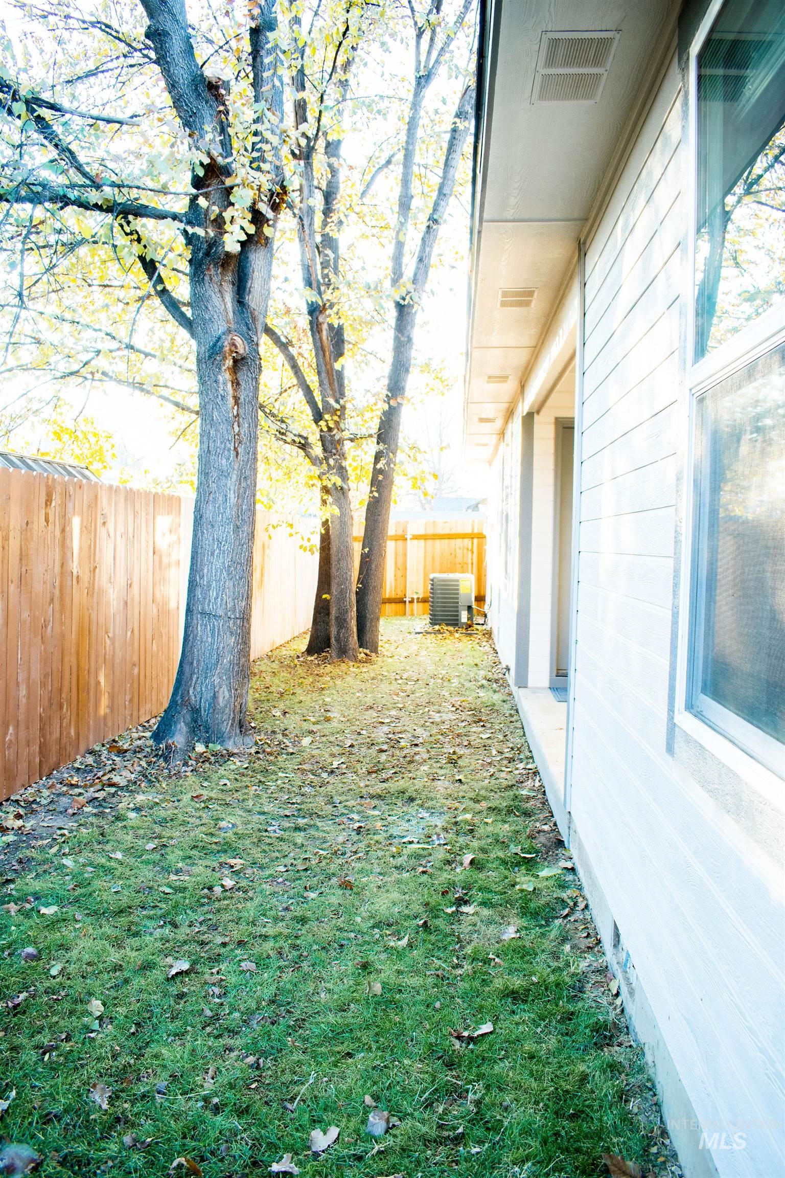 517 E Sherman Ave, Nampa, Idaho 83686, 5 Bedrooms, 3 Bathrooms, Residential Income For Sale, Price $449,000, 98924998