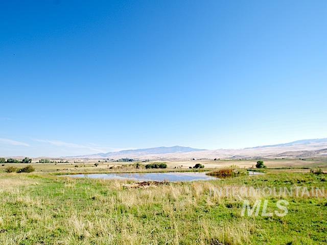 945 Grays Creek Road, Indian Valley, Idaho 83632, 3 Bedrooms, 2 Bathrooms, Residential For Sale, Price $529,500,MLS 98925000