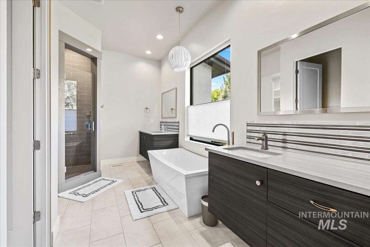 3672 W Red Jade Ct, Meridian, Idaho 83646, 3 Bedrooms, 2.5 Bathrooms, Residential For Sale, Price $1,550,000, 98925047