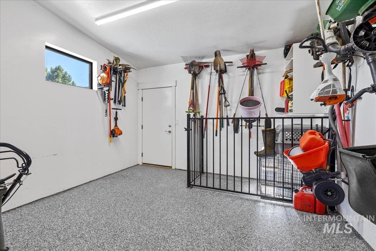 3672 W Red Jade Ct, Meridian, Idaho 83646, 3 Bedrooms, 2.5 Bathrooms, Residential For Sale, Price $1,550,000, 98925047