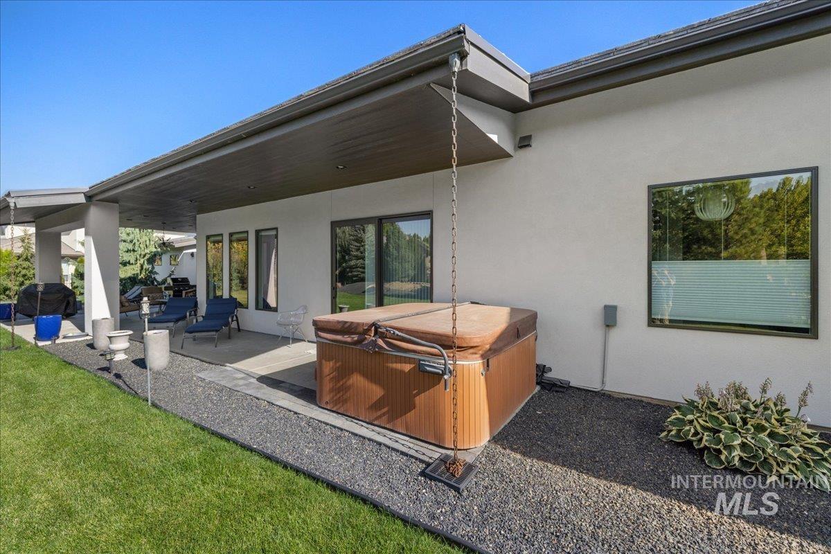 3672 W Red Jade Ct, Meridian, Idaho 83646, 3 Bedrooms, 2.5 Bathrooms, Residential For Sale, Price $1,550,000, 98925047