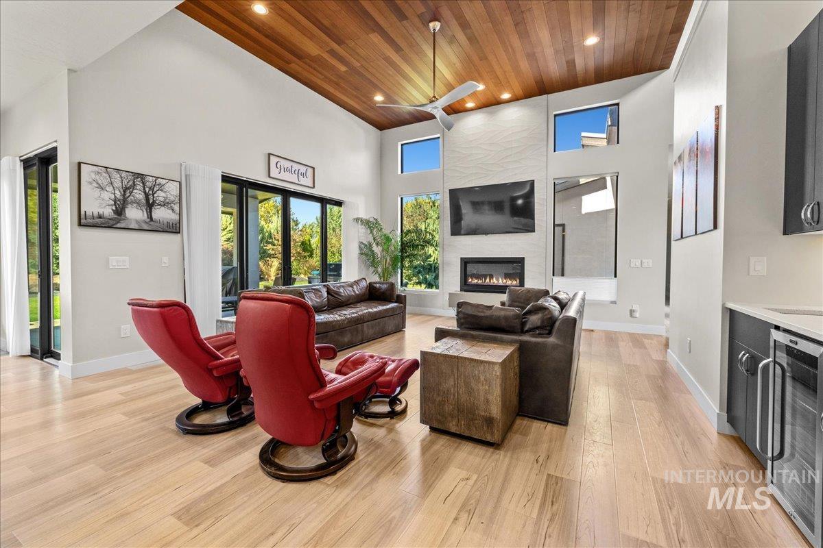 3672 W Red Jade Ct, Meridian, Idaho 83646, 3 Bedrooms, 2.5 Bathrooms, Residential For Sale, Price $1,550,000, 98925047