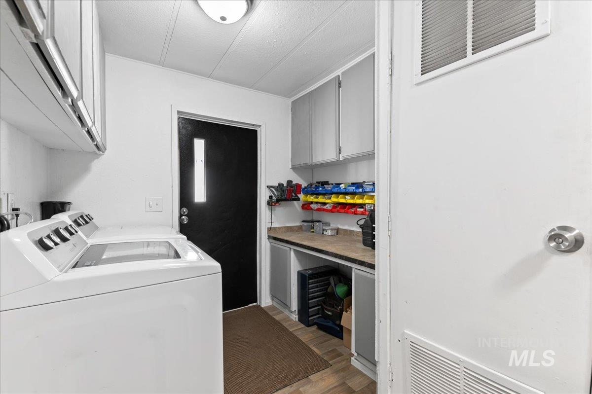 530 N Meadowland Dr, Boise, Idaho 83713-7919, 4 Bedrooms, 2 Bathrooms, Residential For Sale, Price $140,000, 98925057