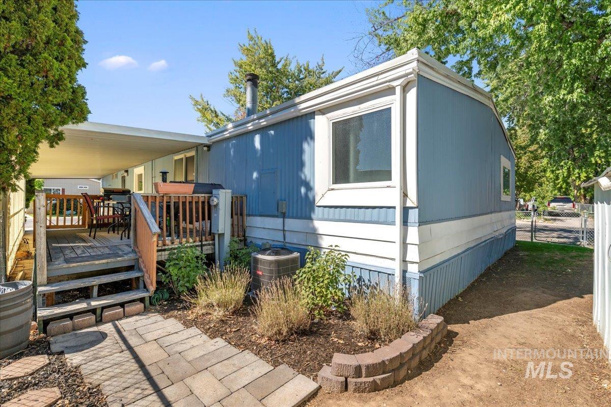 530 N Meadowland Dr, Boise, Idaho 83713-7919, 4 Bedrooms, 2 Bathrooms, Residential For Sale, Price $140,000, 98925057