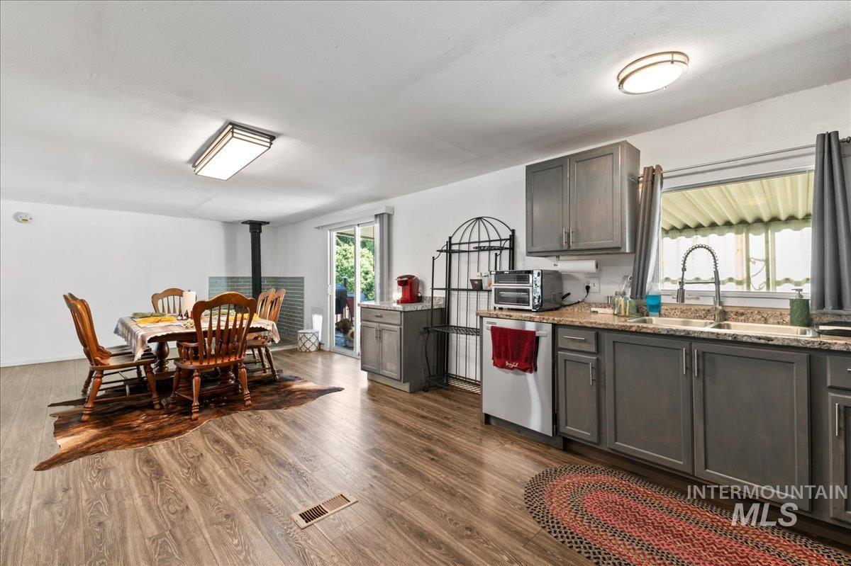 530 N Meadowland Dr, Boise, Idaho 83713-7919, 4 Bedrooms, 2 Bathrooms, Residential For Sale, Price $140,000, 98925057