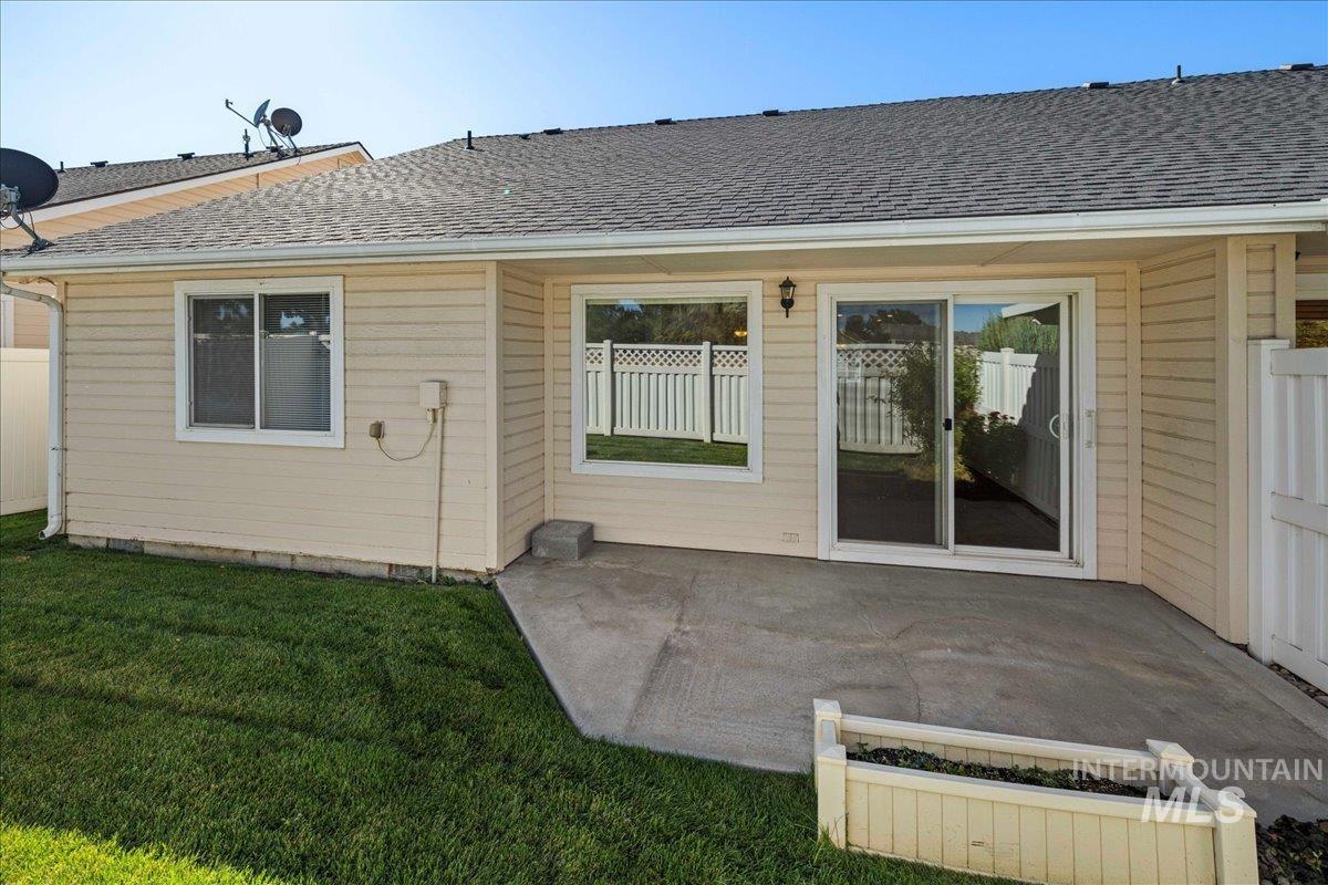 2700 N Aronmink Ln, Meridian, Idaho 83646, 2 Bedrooms, 2 Bathrooms, Residential For Sale, Price $389,500,MLS 98925090