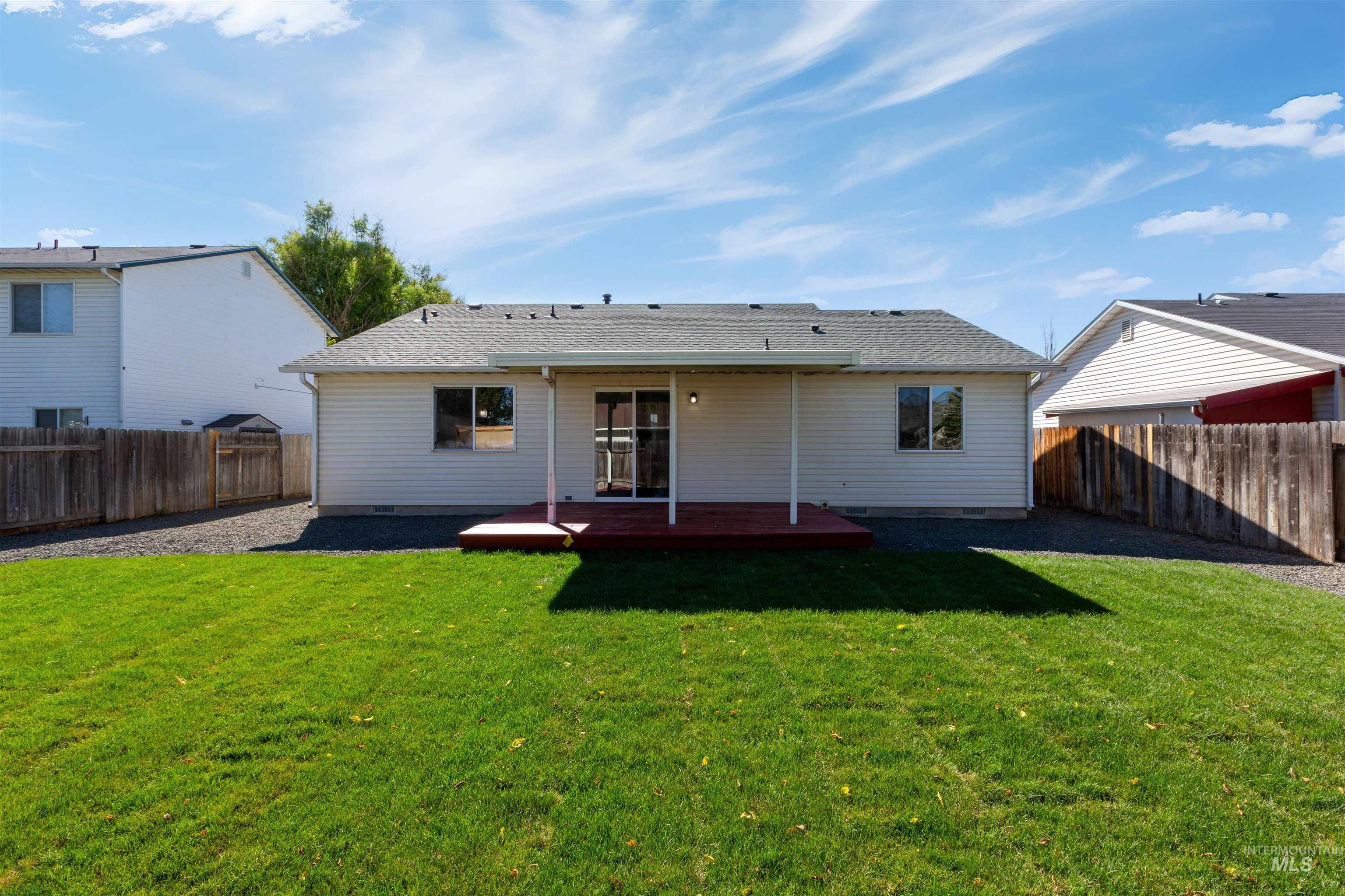 1921 Newhaven St, Caldwell, Idaho 83607-1707, 3 Bedrooms, 2 Bathrooms, Residential For Sale, Price $358,500,MLS 98925092