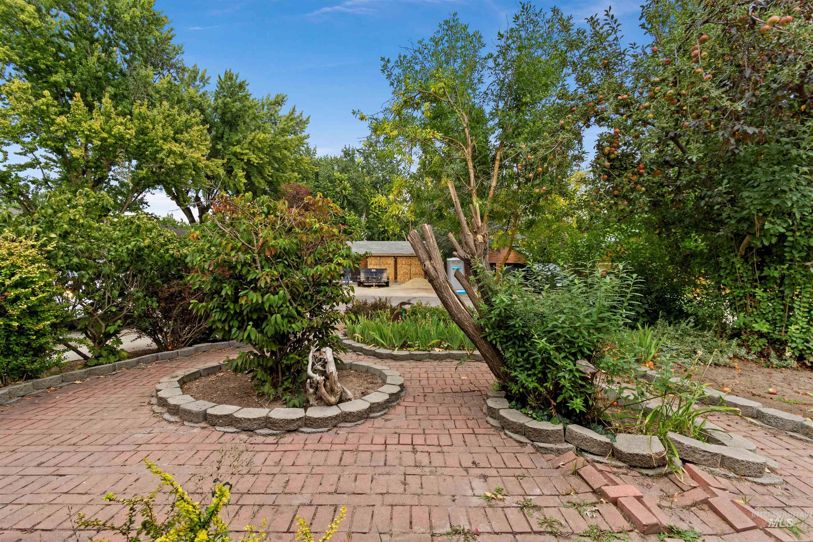 3109 & 3111 N Tamarack Drive, Boise, Idaho 83703, 2 Bedrooms, 1 Bathroom, Residential Income For Sale, Price $1,275,000, 98925161