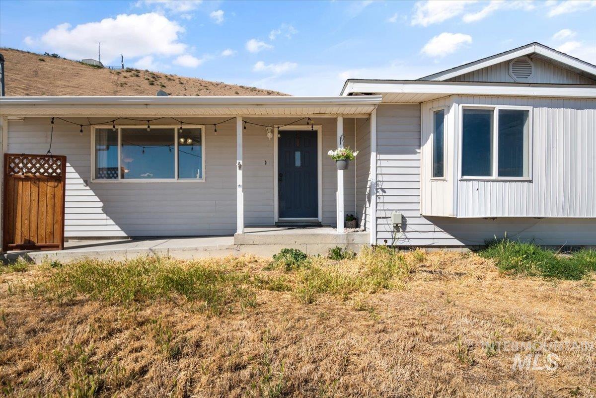 1492 Weiser River Road, Weiser, Idaho 83672, 3 Bedrooms, 2 Bathrooms, Residential For Sale, Price $535,000, 98925166