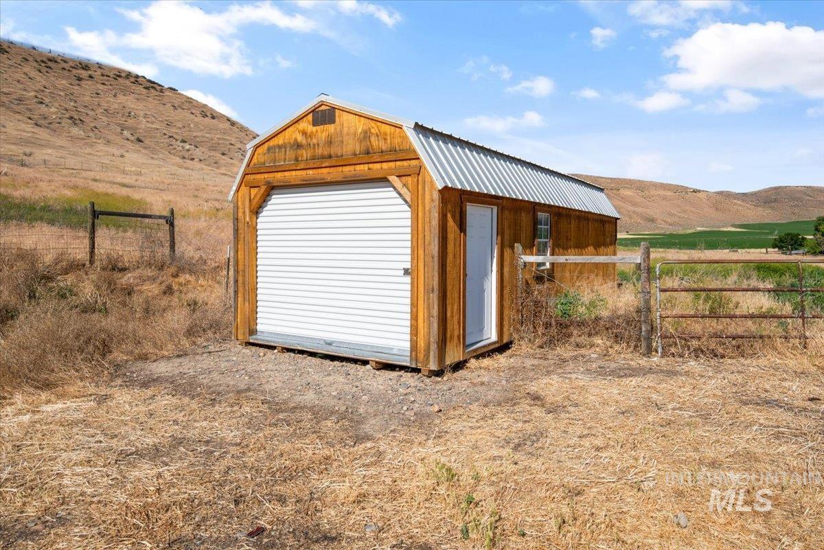 1492 Weiser River Road, Weiser, Idaho 83672, 3 Bedrooms, 2 Bathrooms, Residential For Sale, Price $595,000,MLS 98925166