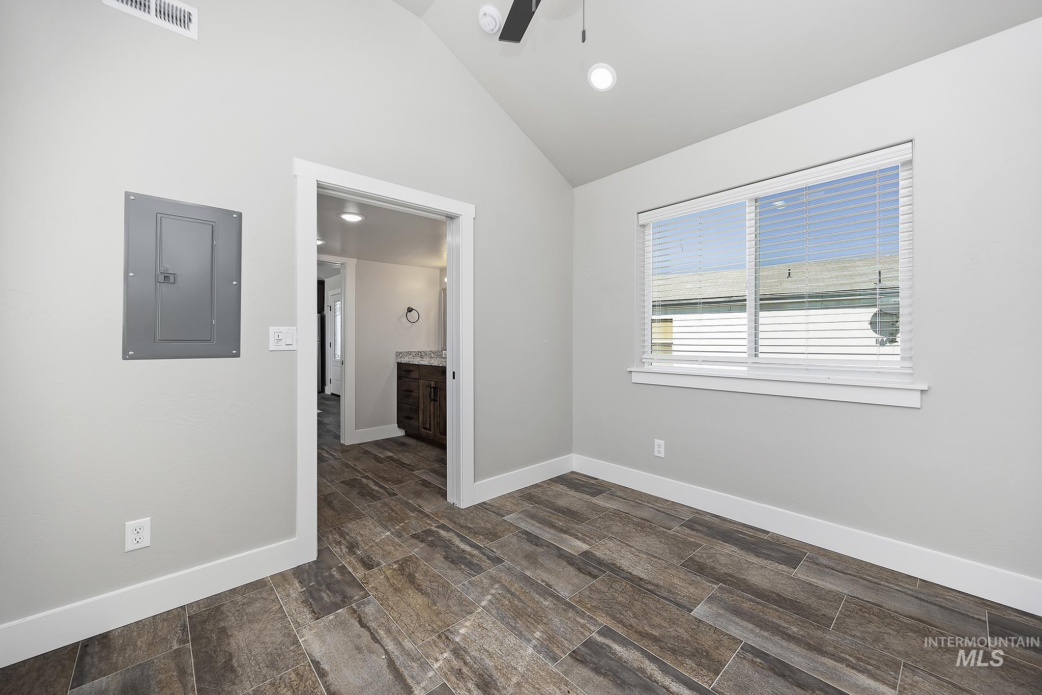 450 Pole Line Rd, Twin Falls, Idaho 83301, 1 Bedroom, 1 Bathroom, Residential For Sale, Price $99,900, 98925189