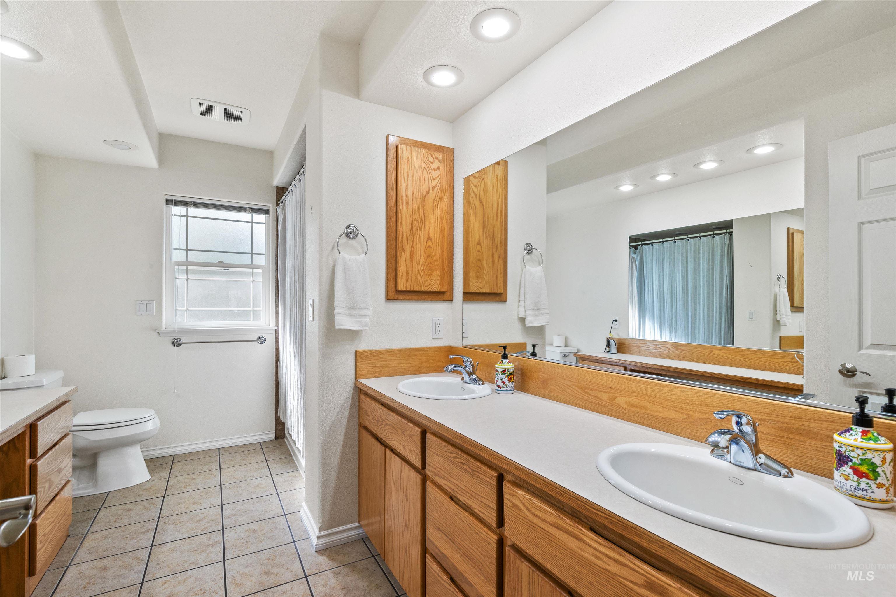 1422 15th Street, Clarkston, Washington 99403, 4 Bedrooms, Business/Commercial For Sale, Price $499,999, 98925191