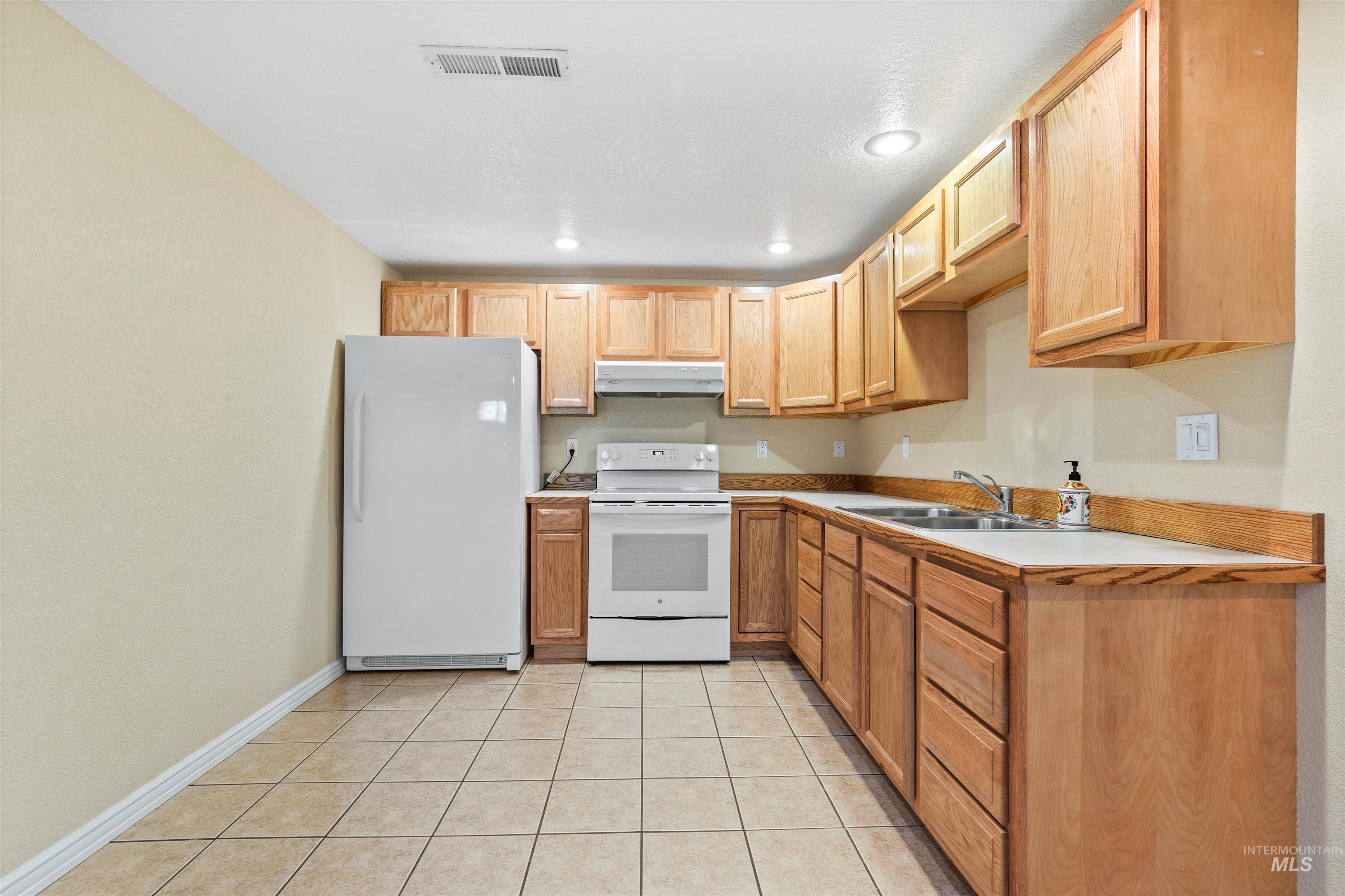 1422 15th Street, Clarkston, Washington 99403, 4 Bedrooms, Business/Commercial For Sale, Price $499,999, 98925191