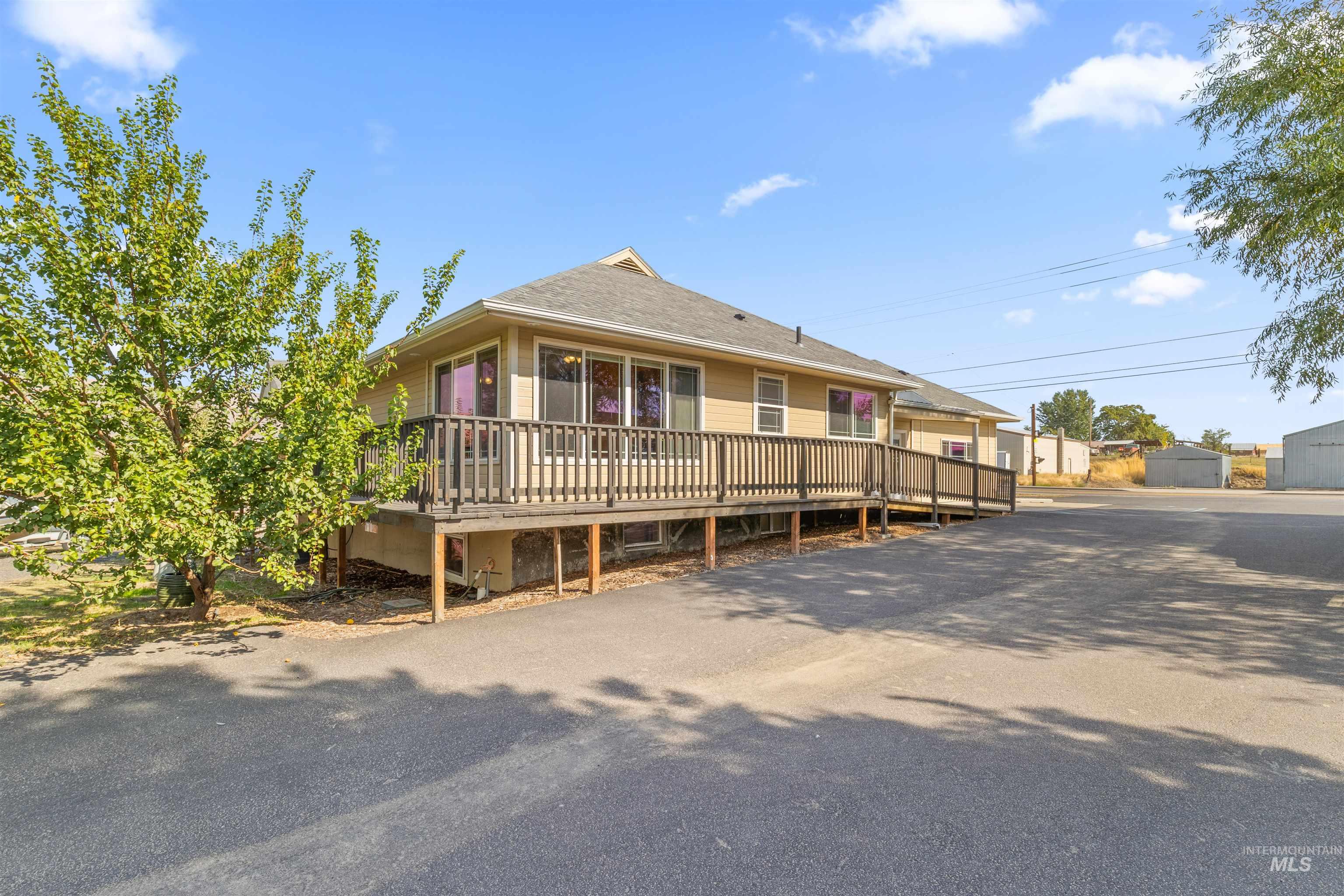 1422 15th Street, Clarkston, Washington 99403, 4 Bedrooms, Business/Commercial For Sale, Price $499,999, 98925191