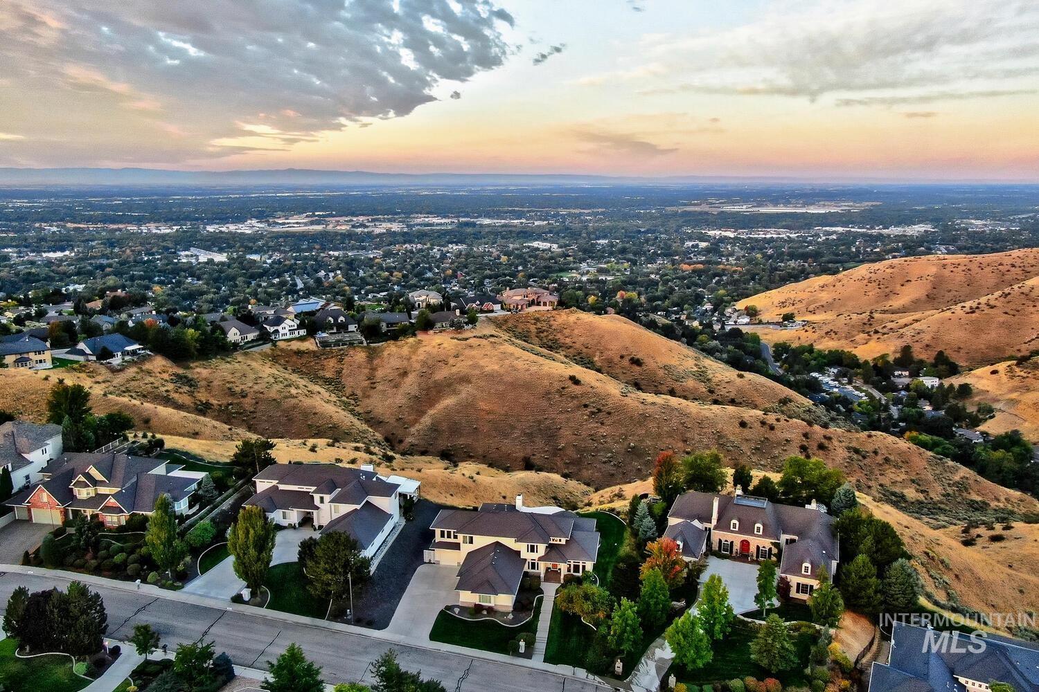 5560 N Quail Summit Place, Boise, Idaho 83703, 4 Bedrooms, 3.5 Bathrooms, Residential For Sale, Price $1,550,000, 98925217