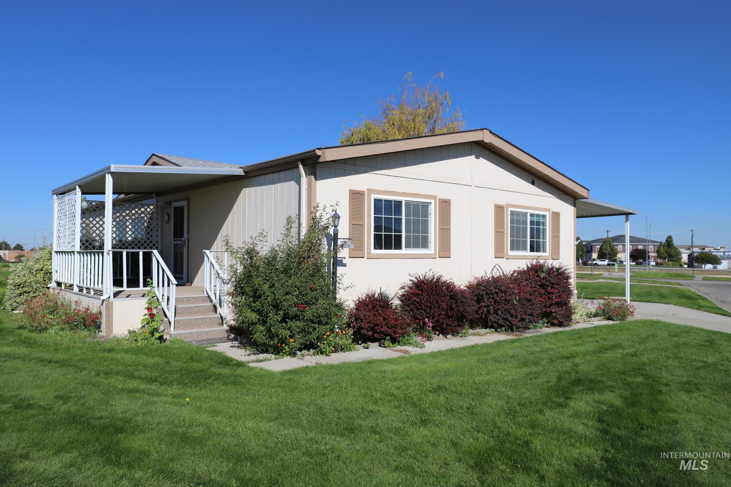 450 Pole Line Road, Twin Falls, Idaho 83301-3050, 3 Bedrooms, 2 Bathrooms, Residential For Sale, Price $119,900, 98925229