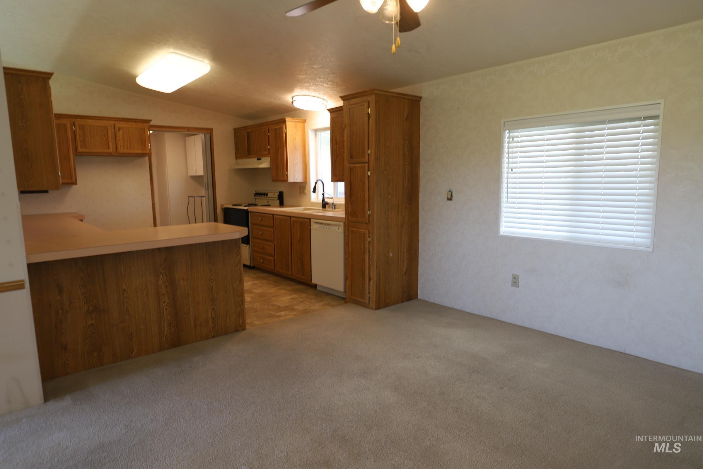 450 Pole Line Road, Twin Falls, Idaho 83301-3050, 3 Bedrooms, 2 Bathrooms, Residential For Sale, Price $119,900, 98925229