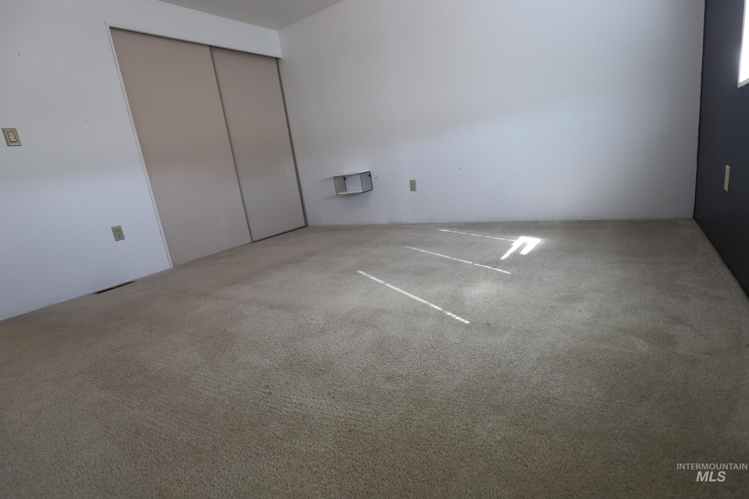450 Pole Line Road, Twin Falls, Idaho 83301-3050, 3 Bedrooms, 2 Bathrooms, Residential For Sale, Price $119,900, 98925229
