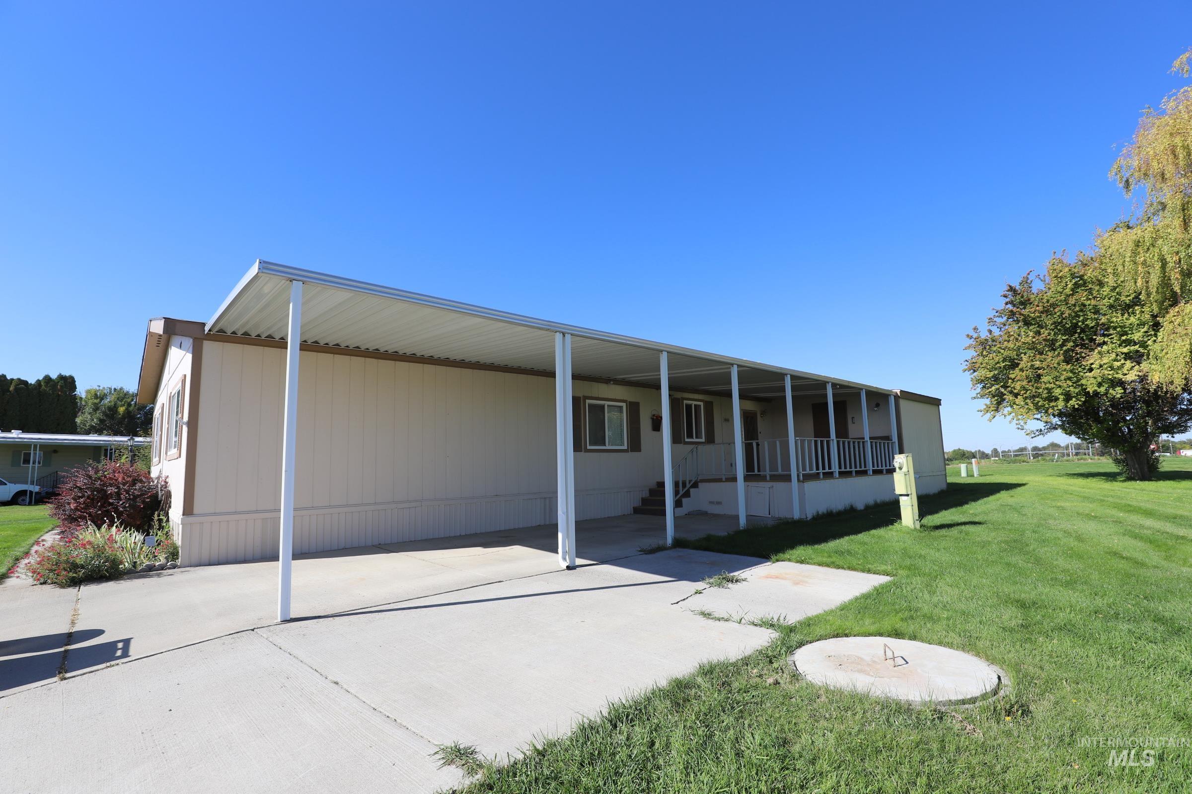 450 Pole Line Road, Twin Falls, Idaho 83301-3050, 3 Bedrooms, 2 Bathrooms, Residential For Sale, Price $119,900, 98925229