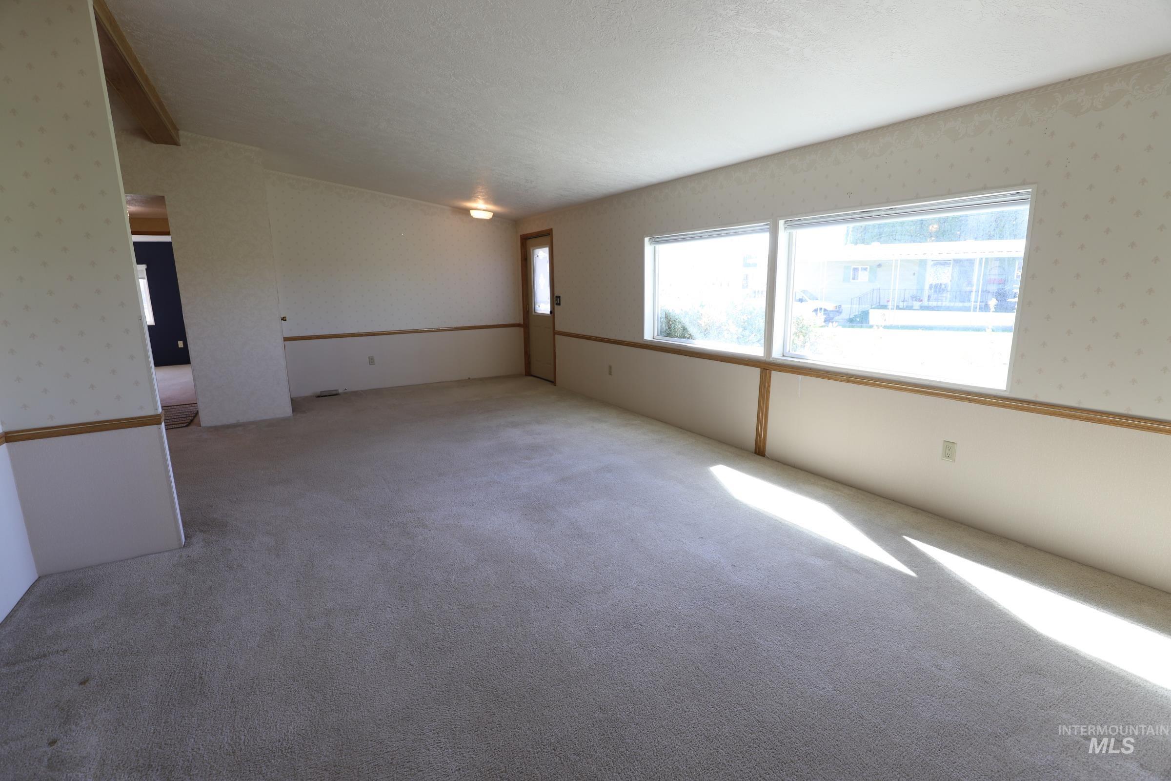 450 Pole Line Road, Twin Falls, Idaho 83301-3050, 3 Bedrooms, 2 Bathrooms, Residential For Sale, Price $119,900, 98925229