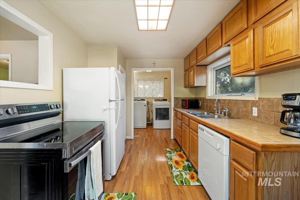302 E Elgin St., Caldwell, Idaho 83605, 2 Bedrooms, 1 Bathroom, Residential For Sale, Price $230,000, 98925232