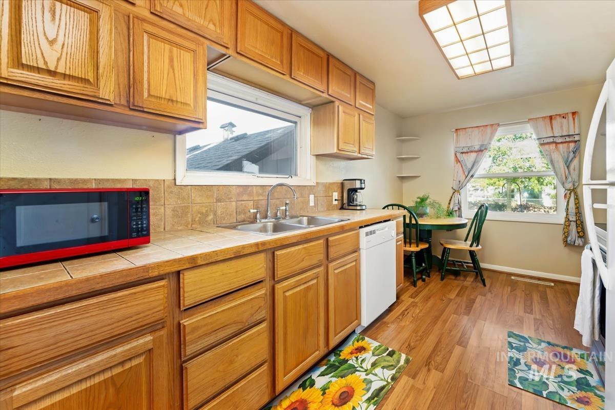 302 E Elgin St., Caldwell, Idaho 83605, 2 Bedrooms, 1 Bathroom, Residential For Sale, Price $230,000, 98925232
