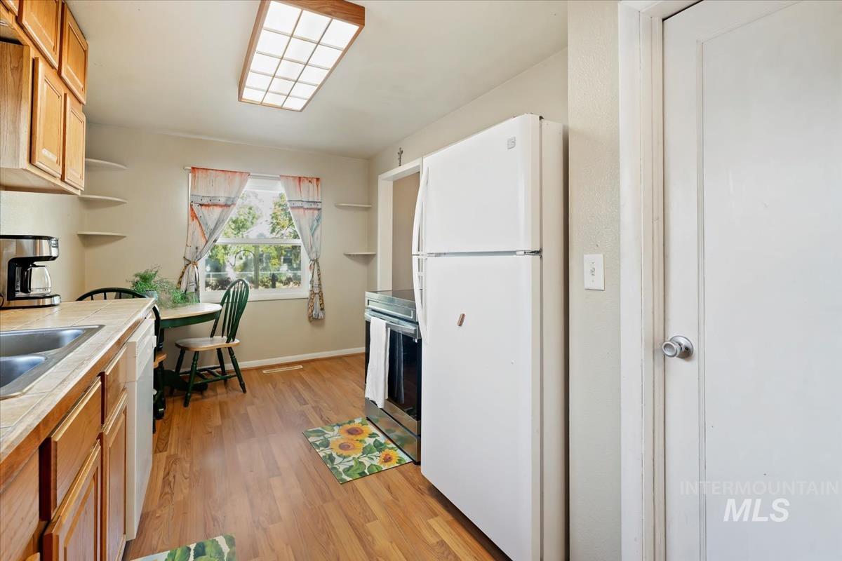 302 E Elgin St., Caldwell, Idaho 83605, 2 Bedrooms, 1 Bathroom, Residential For Sale, Price $230,000, 98925232