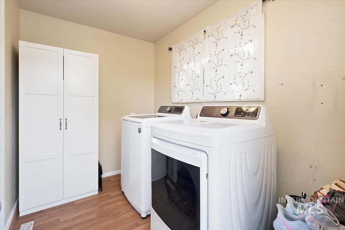 302 E Elgin St., Caldwell, Idaho 83605, 2 Bedrooms, 1 Bathroom, Residential For Sale, Price $230,000, 98925232