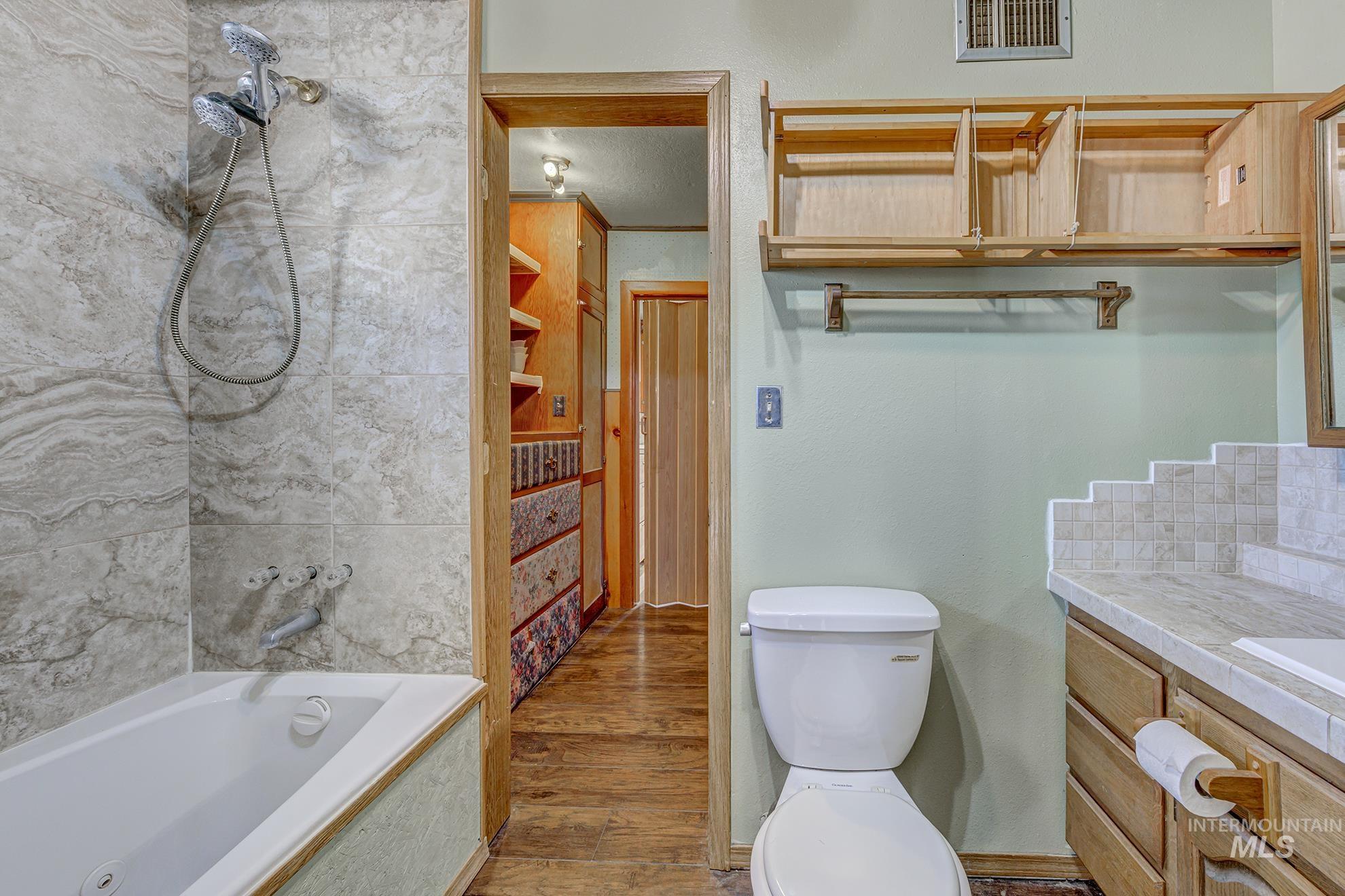210 Adams Street E, Huntington, Oregon 97907, 3 Bedrooms, 3 Bathrooms, Residential For Sale, Price $199,000, 98925243