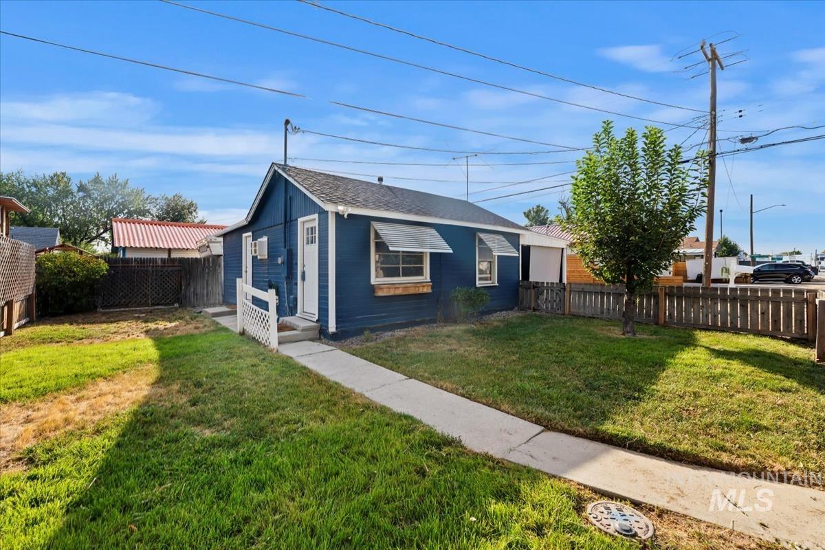 720 E 5th Street, Meridian, Idaho 83642, 1 Bedroom, 1 Bathroom, Residential Income For Sale, Price $289,500, 98925254