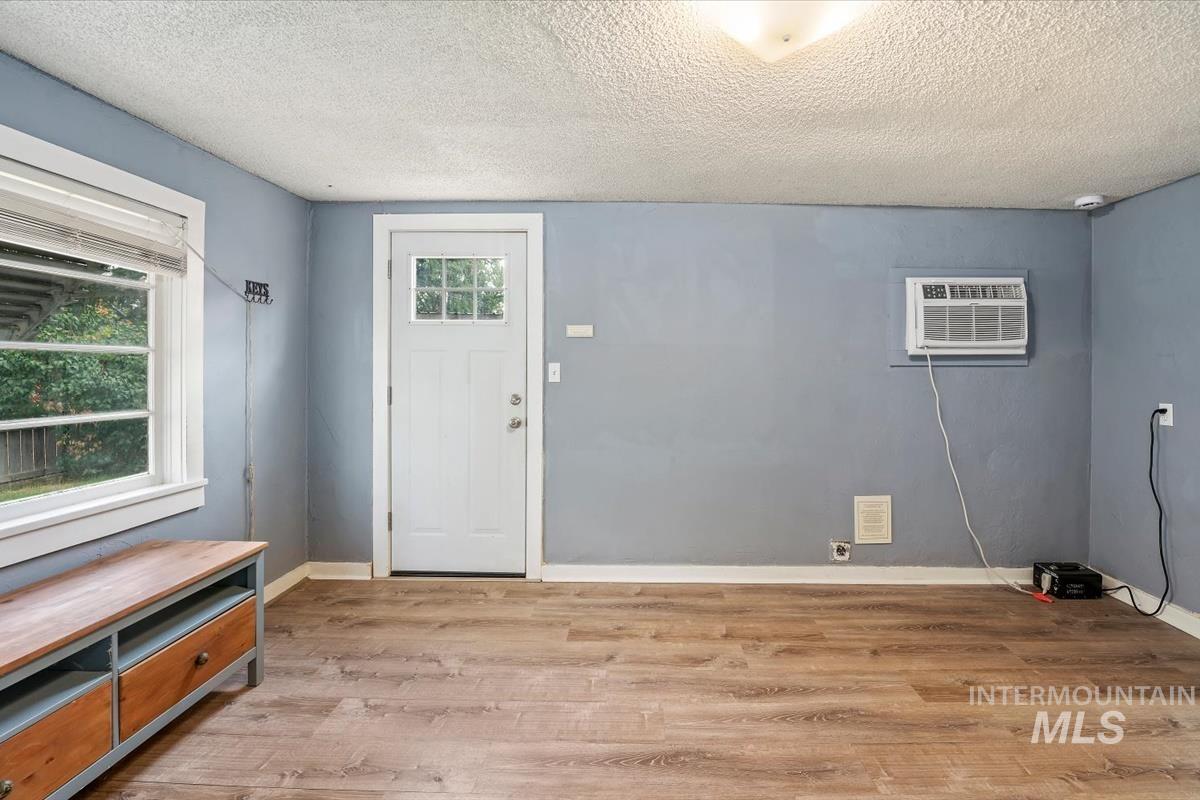 720 E 5th Street, Meridian, Idaho 83642, 1 Bedroom, 1 Bathroom, Residential Income For Sale, Price $289,500, 98925254