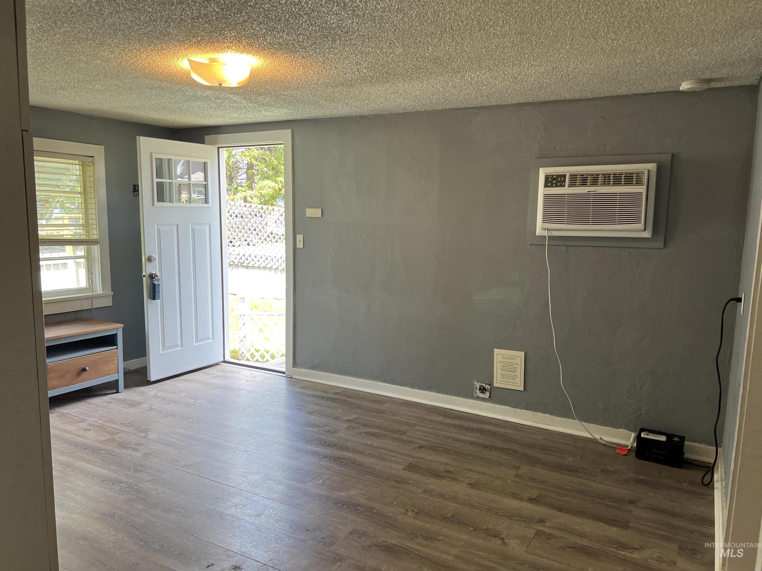 720 E 5th Street, Meridian, Idaho 83642, 1 Bedroom, 1 Bathroom, Residential Income For Sale, Price $289,500, 98925254