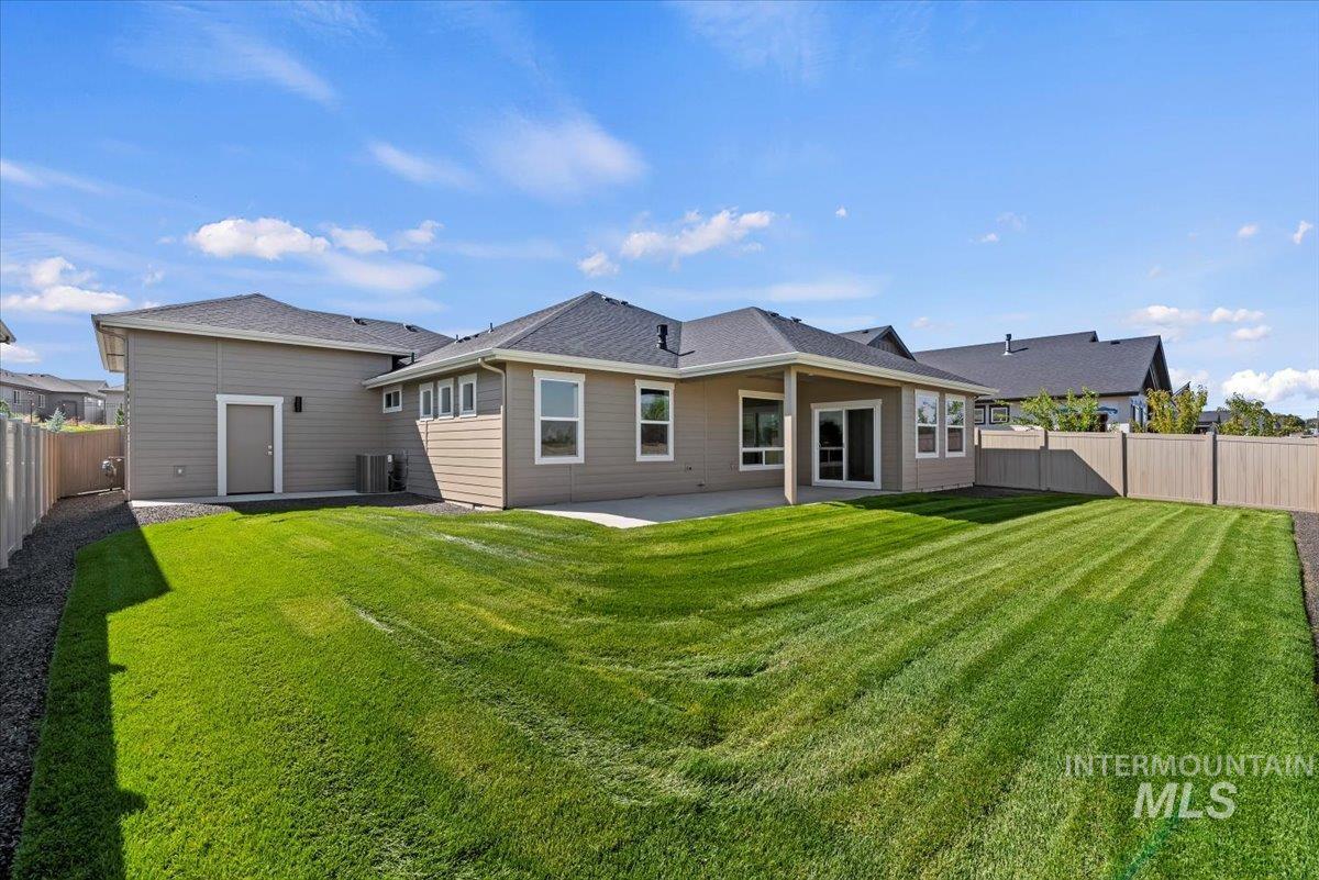 2316 W W Herron Ridge Dr., Nampa, Idaho 83686, 3 Bedrooms, 2 Bathrooms, Residential For Sale, Price $508,900,MLS 98925257