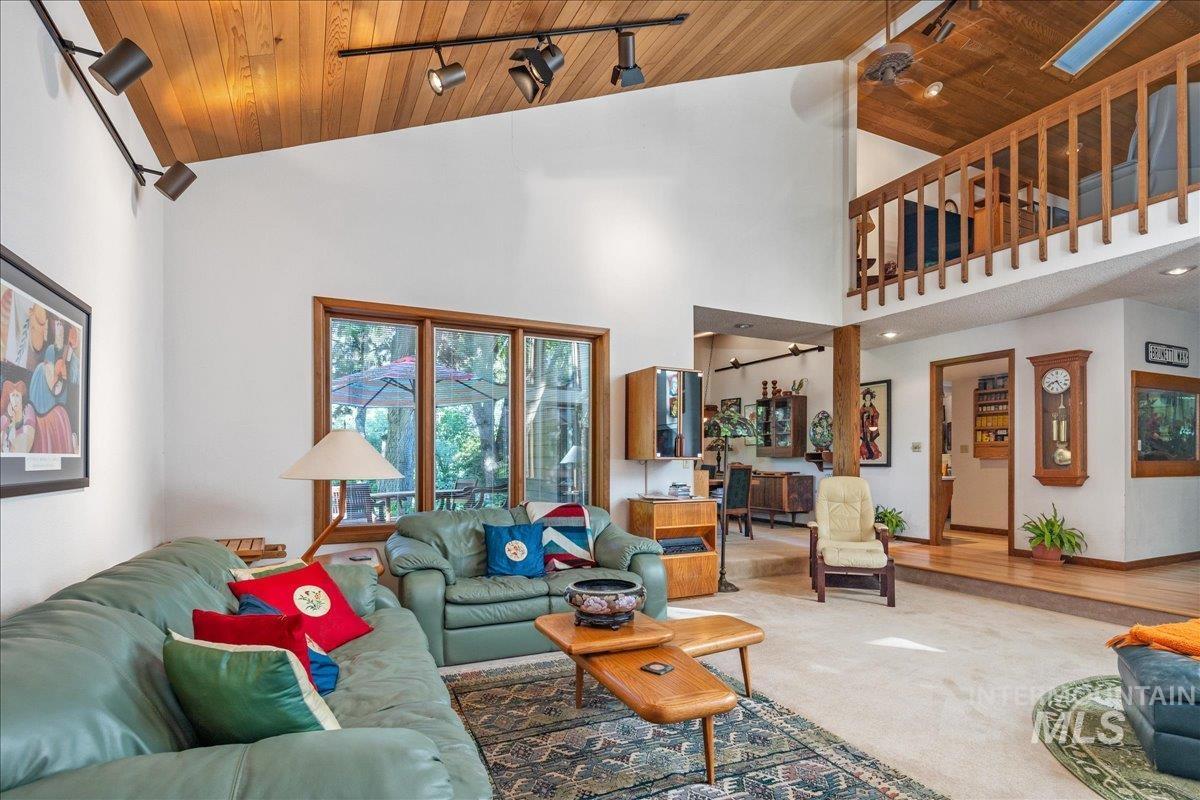 624 E Los Luceros Dr, Eagle, Idaho 83616, 3 Bedrooms, 3 Bathrooms, Residential For Sale, Price $1,350,000, 98925269