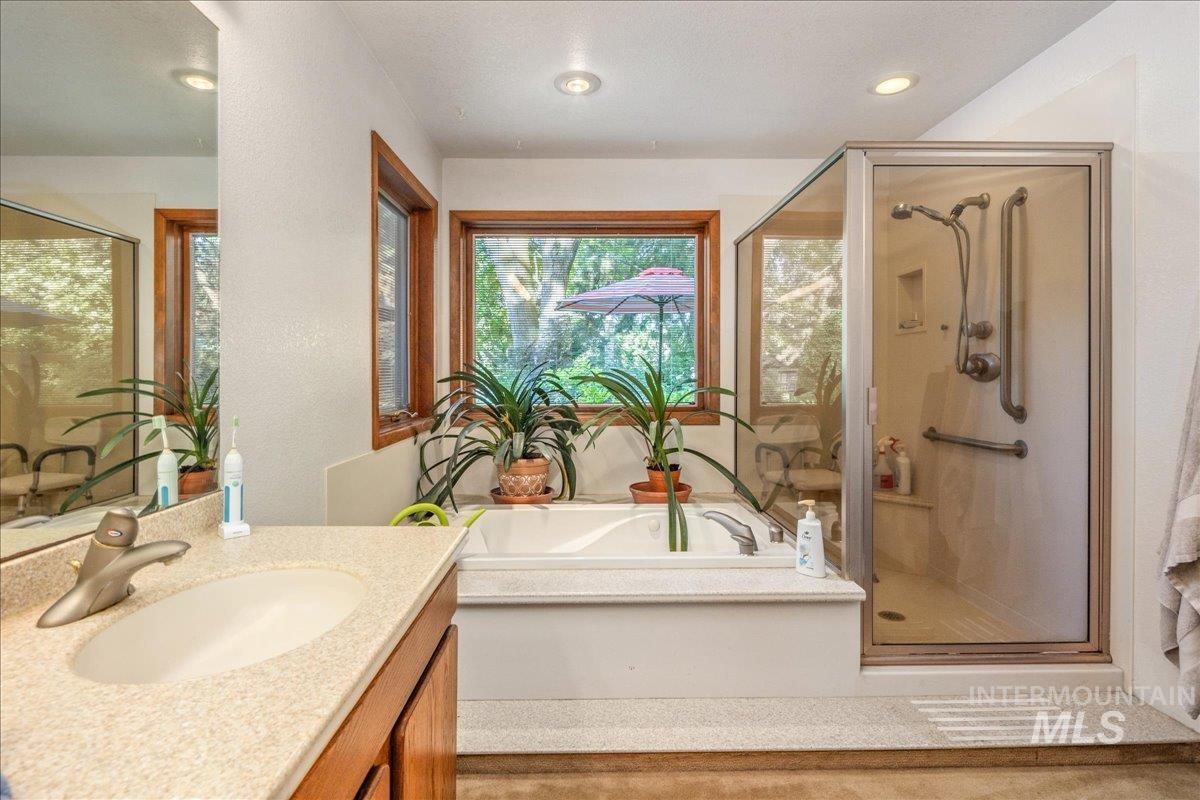 624 E Los Luceros Dr, Eagle, Idaho 83616, 3 Bedrooms, 3 Bathrooms, Residential For Sale, Price $1,350,000, 98925269