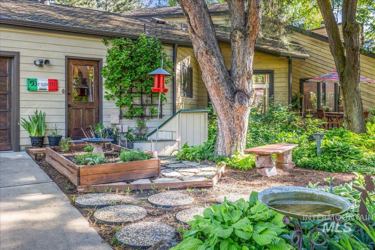624 E Los Luceros Dr, Eagle, Idaho 83616, 3 Bedrooms, 3 Bathrooms, Residential For Sale, Price $1,350,000, 98925269