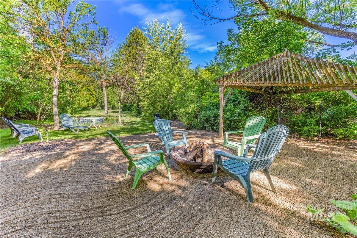 624 E Los Luceros Dr, Eagle, Idaho 83616, 3 Bedrooms, 3 Bathrooms, Residential For Sale, Price $1,350,000, 98925269