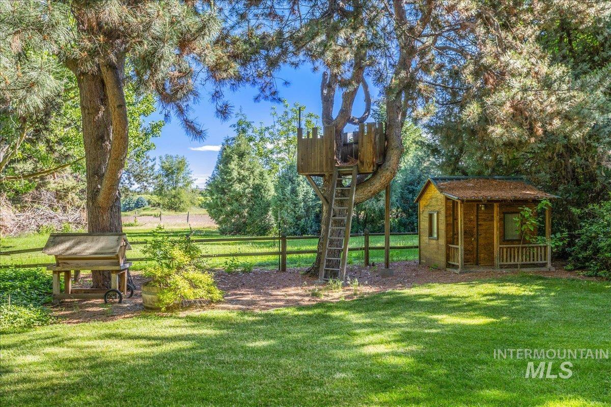 624 E Los Luceros Dr, Eagle, Idaho 83616, 3 Bedrooms, 3 Bathrooms, Residential For Sale, Price $1,350,000, 98925269